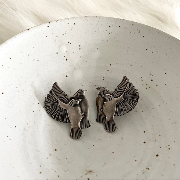 LAUREL BURCH Vintage HUMMINGBIRD TURTLE DOVE Stud Post EARRINGS Silver Tone - Picture 1 of 3